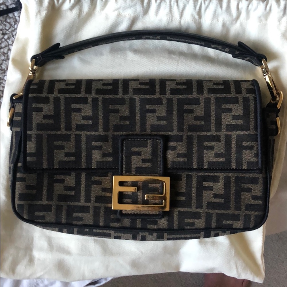 LIke new Fendi shoulder bag/baguette tobacco brown